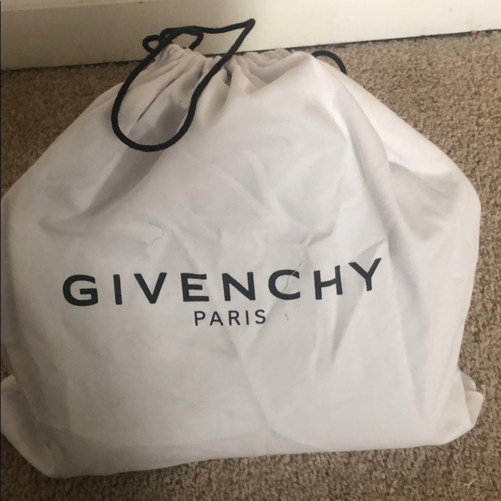 Givenchy Mini - Picture 6 of 6